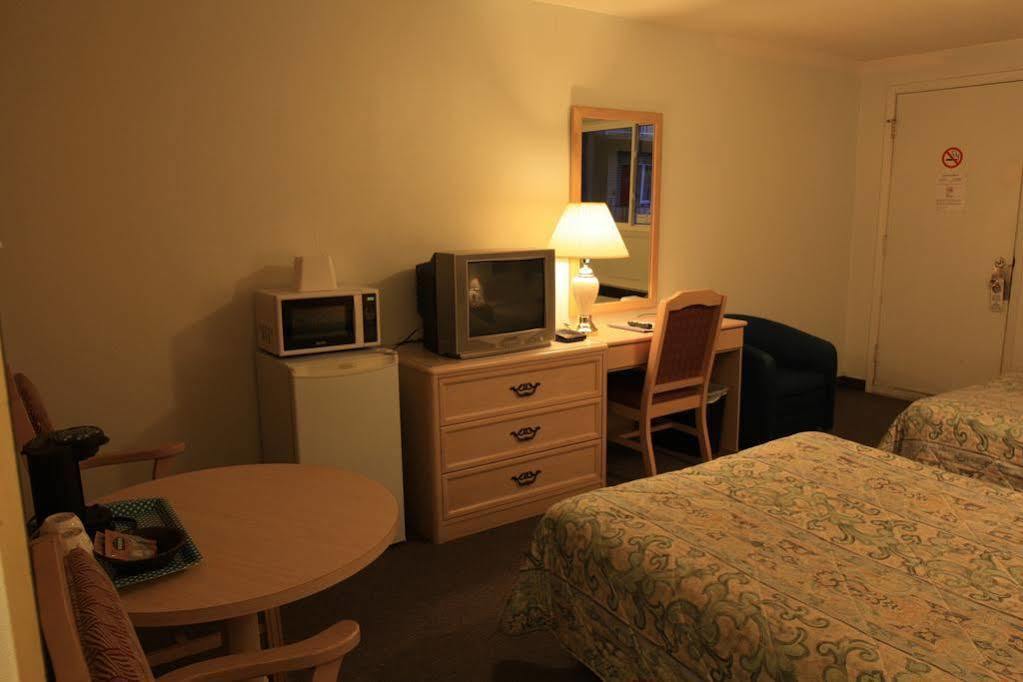 Lake City Motel Dartmouth Exterior foto